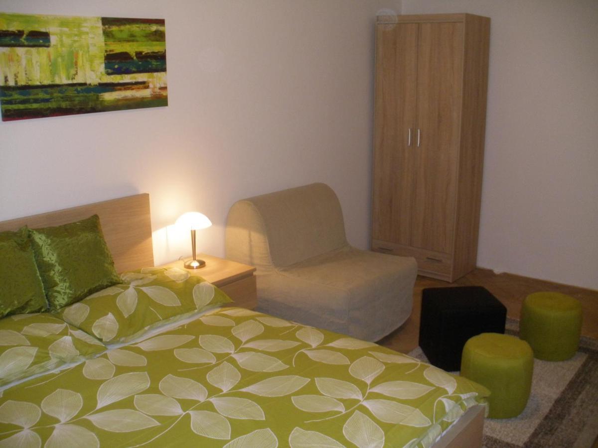 Apartments Tronicek Прага Екстериор снимка