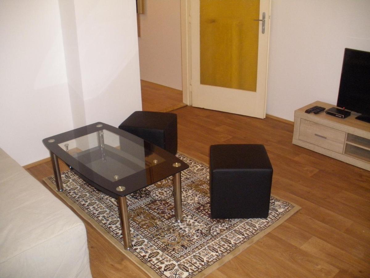 Apartments Tronicek Прага Екстериор снимка