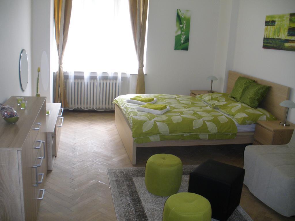 Apartments Tronicek Прага Стая снимка