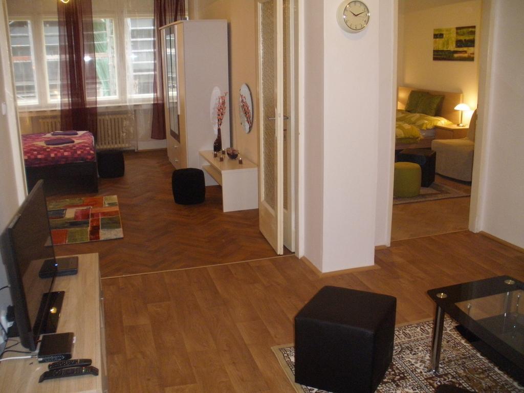 Apartments Tronicek Прага Стая снимка