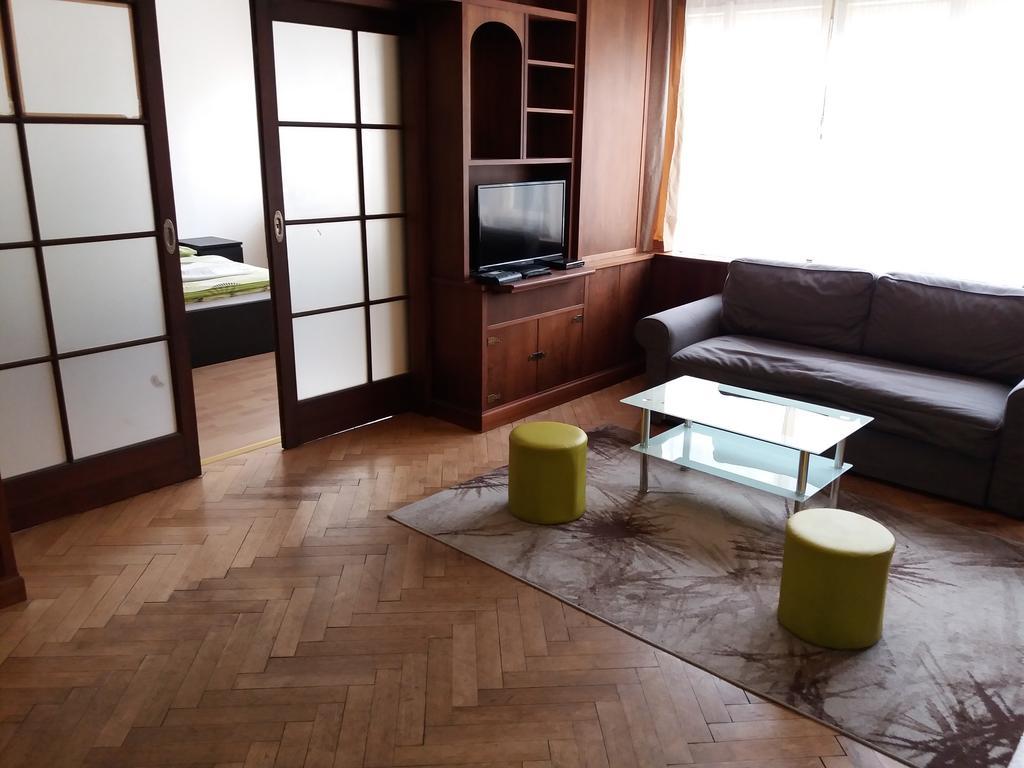 Apartments Tronicek Прага Екстериор снимка